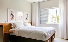 Studios a passos da praia, com piscina e academia - Ingleses